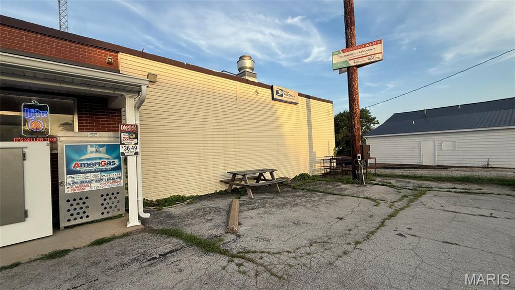 na - Commercial Sale