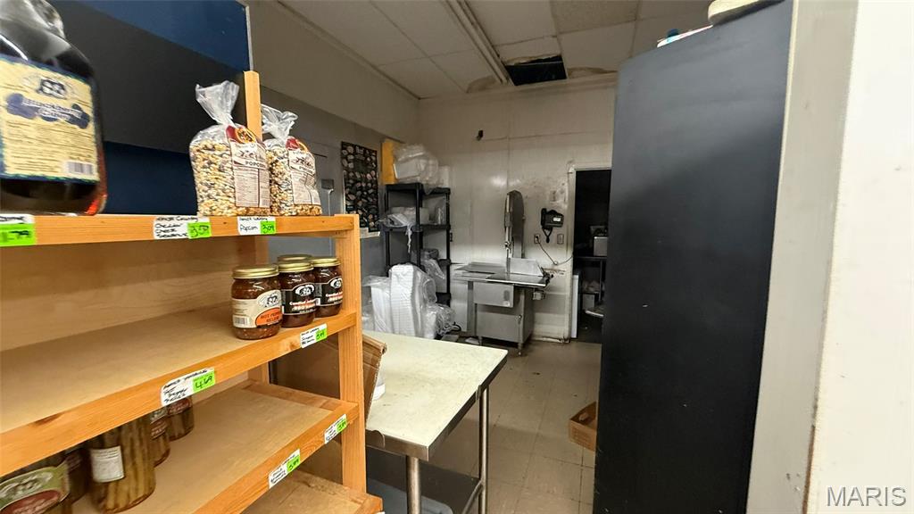 na - Commercial Sale