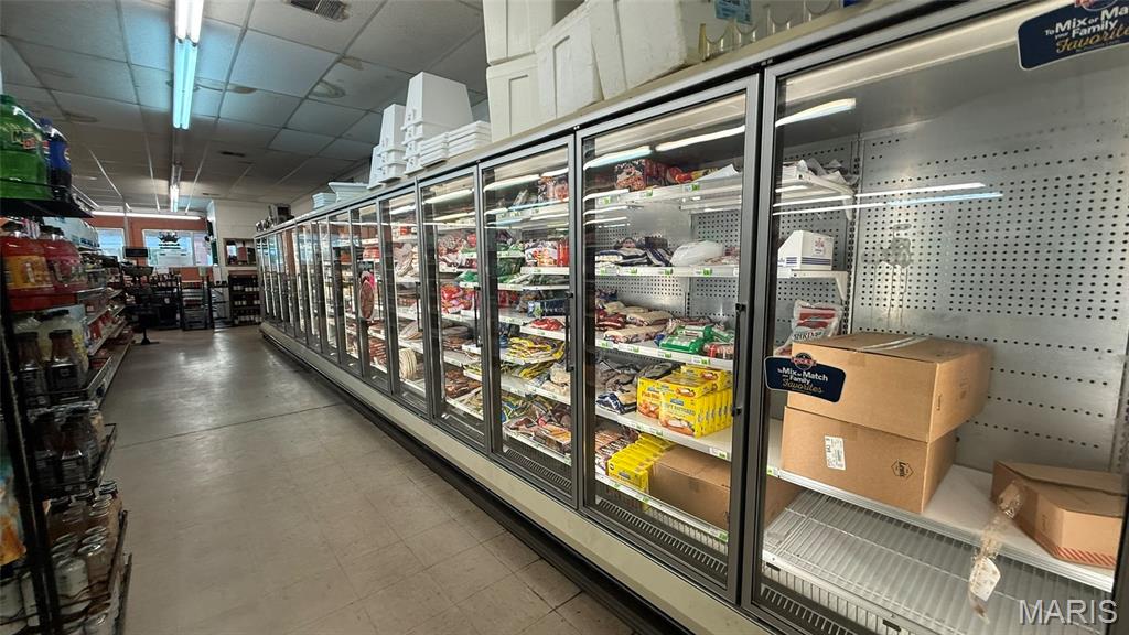 na - Commercial Sale