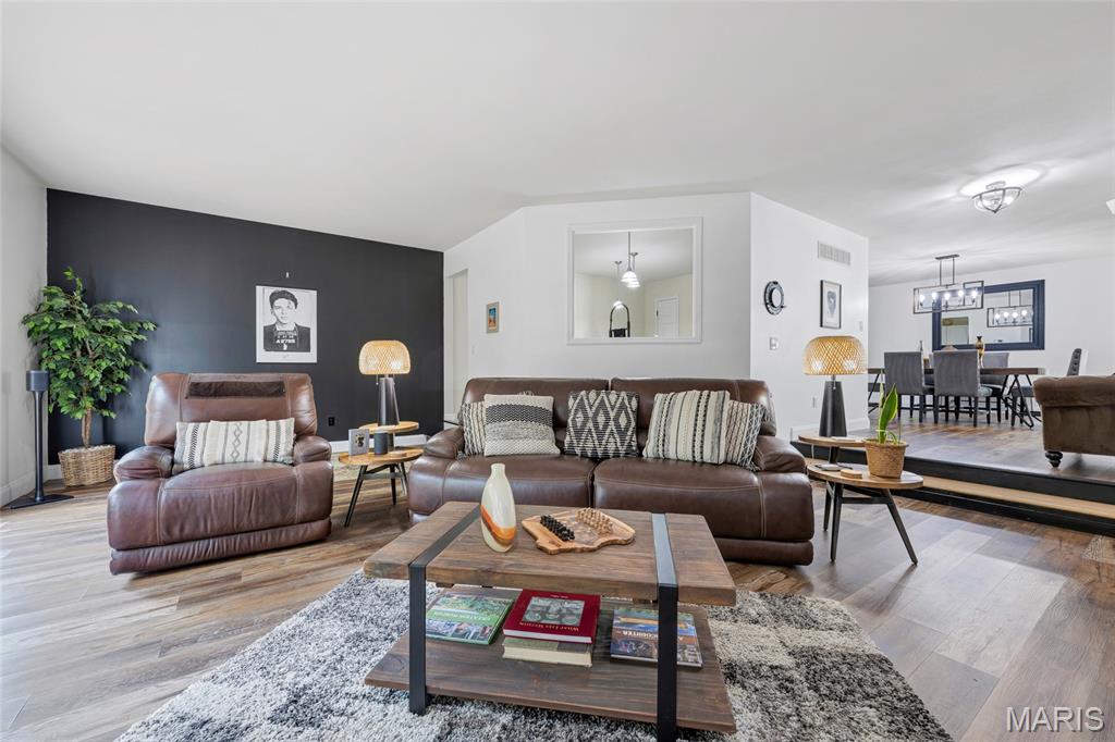 Ridgeview Place Ph Two Condo - Residential