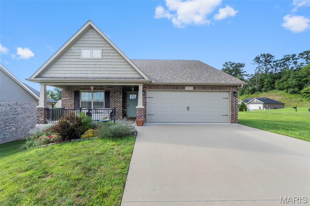 Welcome to this exceptional 3-bedroom, 2-bath residence located in the highly desirable Alma Schrader School District. Offering a thoughtfully designed split-bedroom floor plan, this home combines comfort, functionality, and quality craftsmanship with spacious living areas throughout.
The home features three generously sized bedrooms, two full baths, and a 2-car garage. An unfinished, studded walkout basement provides outstanding potential for future living space, allowing the next owner to customize and expand to meet their needs.
Situated on a prominent corner lot, the property boasts impressive curb appeal with its attractive three-sided brick exterior, covered front porch, and covered deck with stairs—perfect for relaxing or entertaining guests.
Numerous upgrades enhance the home's appeal, including upgraded cabinetry, premium Liley granite countertops, stainless steel appliances, upgraded flooring, and a center kitchen island that serves as both a functional workspace and gathering area.
Combining modern amenities, desirable features, and room for future growth, this beautifully maintained home offers an exceptional opportunity to enjoy quality living in one of Cape Girardeau's most sought-after school districts.