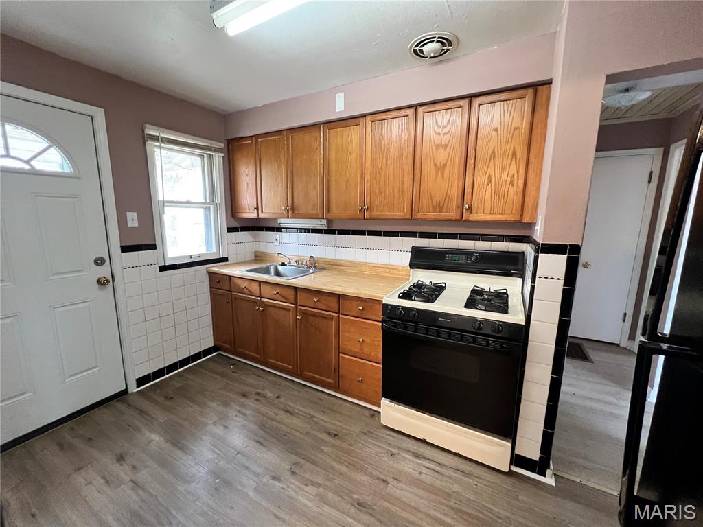 Bissell Hills 6 - Residential Lease