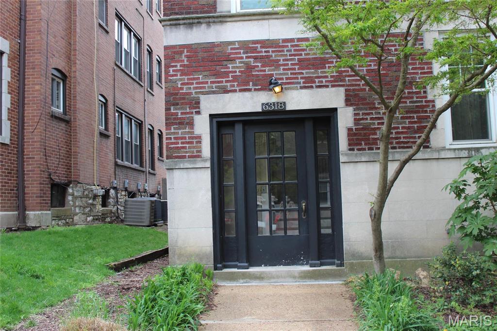 6318 South Rosebury Condo - Residential Lease