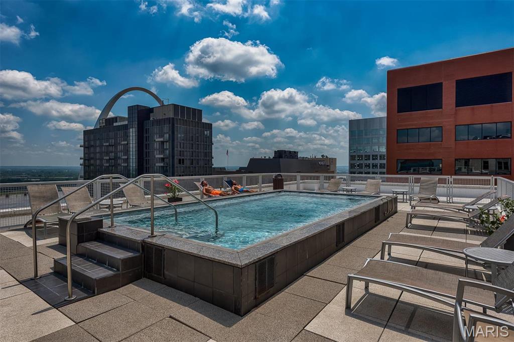 Marquette Bldg Upr Residental - Residential
