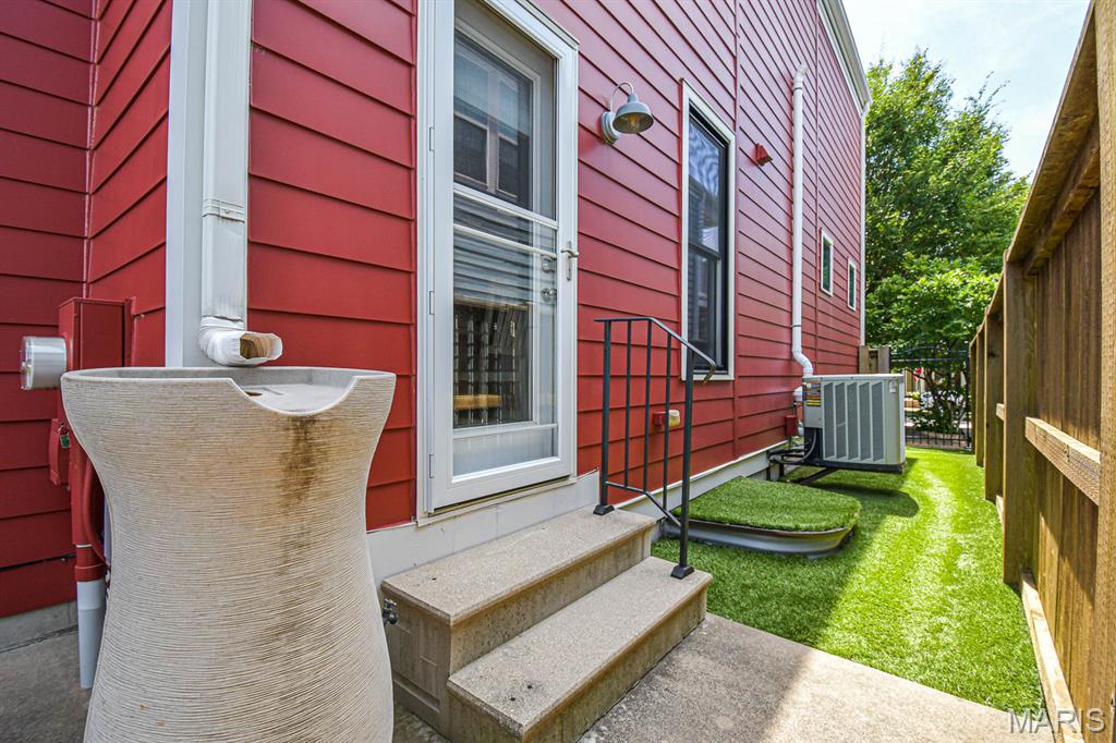 New Town At St Chas #10 - Residential Lease