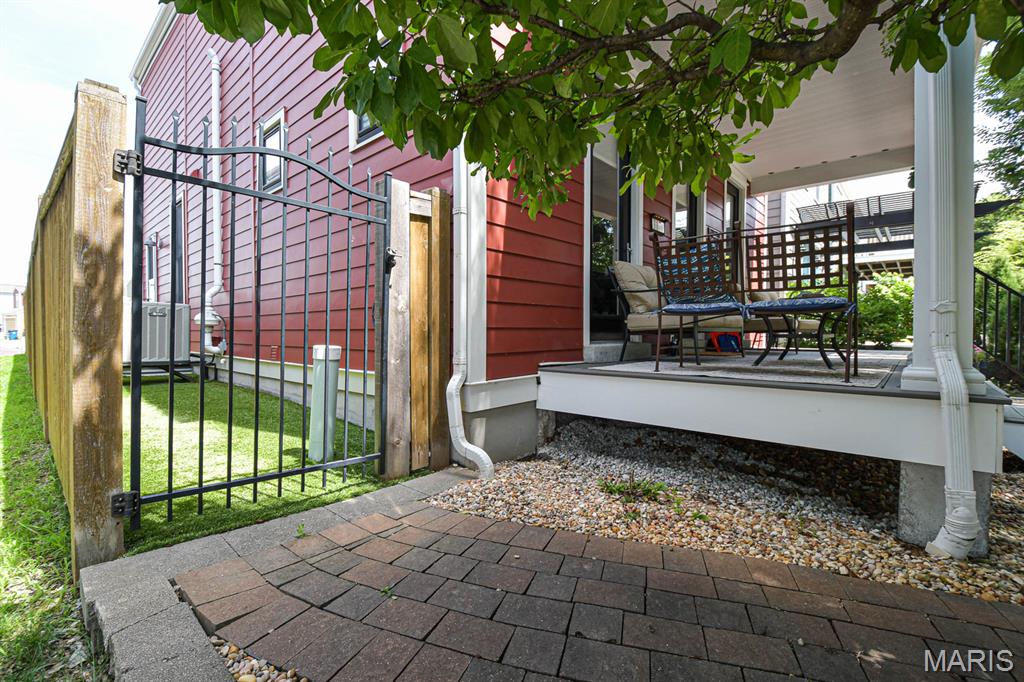 New Town At St Chas #10 - Residential Lease