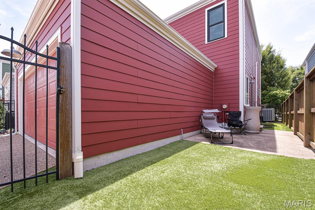 New Town At St Chas #10 - Residential Lease