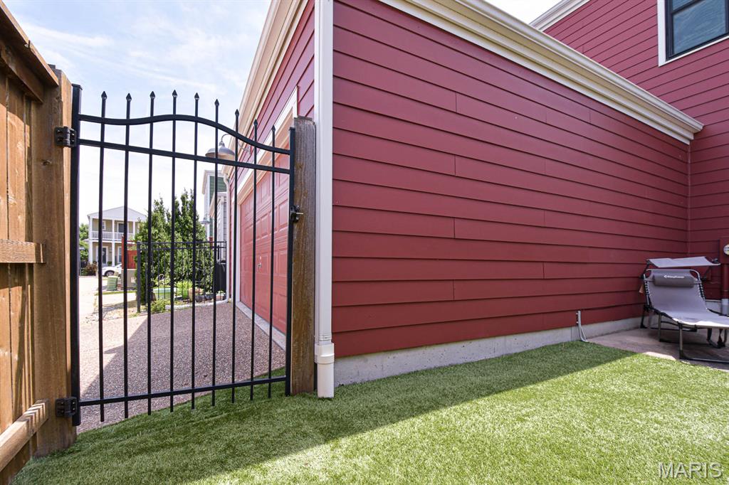 New Town At St Chas #10 - Residential Lease
