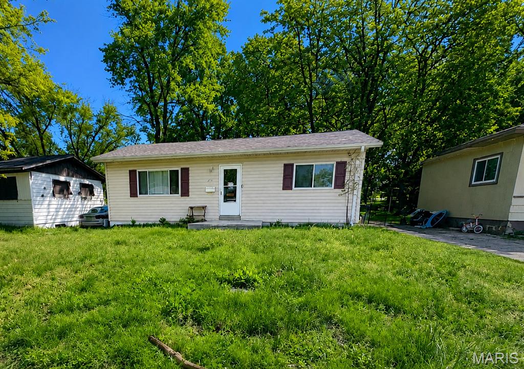 Welcome to this charming 2 bed 1 bath home located in the Riverview Gardens area! This property offers a great opportunity for homeowners or investors alike. Featuring a functional layout with spacious living areas, this home provides plenty of potential to make it your own. The large yard is perfect for outdoor enjoyment, entertaining, or future improvements. Conveniently located near schools, parks, shopping, and major highways, this home offers both comfort and accessibility. Don’t miss your chance to add your personal touch or expand your investment portfolio!  Please contact co-listing agent for all questions and inquiries regarding this listing.