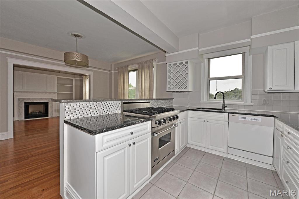 Wiltshire Condo - Residential
