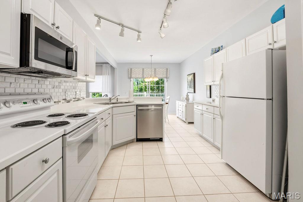 Villas At Nottinghill The - Residential
