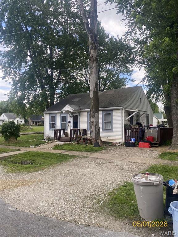 This charming 2-bedroom, 1-bath cottage on a 6,969-square-foot lot offers a fantastic renovation opportunity in the heart of Vandalia. The home is conveniently located near local favorites like Soulful Sips and the recreational facilities at South School Park. While the property could use some updating to reach its full potential, it serves as a perfect blank canvas for an investor or DIY enthusiast. Please note that the property is being sold strictly AS IS, with no repairs to be made by the seller. This is a rare chance to build equity in a friendly community within the Van-Far R-1 School District.