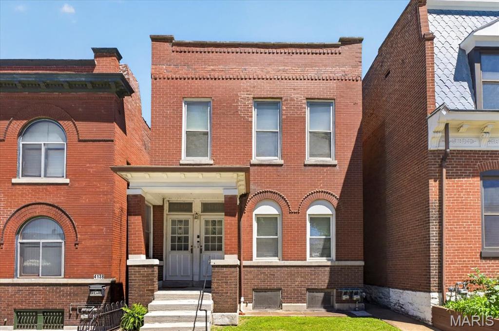 Turnkey, cash-flowing duplex in the heart of South St. Louis. This investment property features two occupied units generating a combined monthly rental income of $1,840  Add this income-producing asset to your portfolio and start collecting rent from day one.