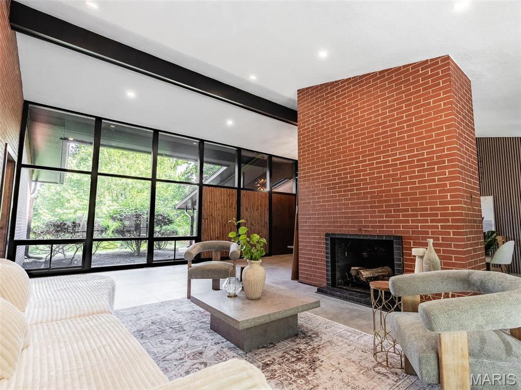 Robyn Hills - Residential