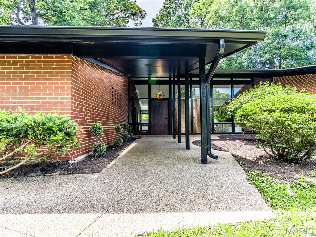 Rarely does a Mid-Century Modern renovation strike the perfect balance between preserving architectural character and delivering modern luxury. This fully renovated 5-bedroom, 2.5-bath home offers 2,735 sq. ft. of thoughtfully designed living space highlighted by a stunning great room with dramatic walls of glass that flood the home with natural light and create a seamless connection to the outdoors.

The designer kitchen features custom cabinetry, quartz countertops, new stainless steel appliances, and a built-in breakfast nook, while the beautifully updated bathrooms and dedicated laundry room add everyday comfort and convenience. Beyond the cosmetic updates, major improvements include a new roof, updated plumbing, new electrical, energy-efficient mini-split HVAC systems, and refreshed landscaping.

Move-in ready and meticulously renovated, 28 Black Oak Drive offers a rare opportunity to own a truly distinctive Mid-Century Modern home in one of Sunset Hills’ most desirable neighborhoods.
