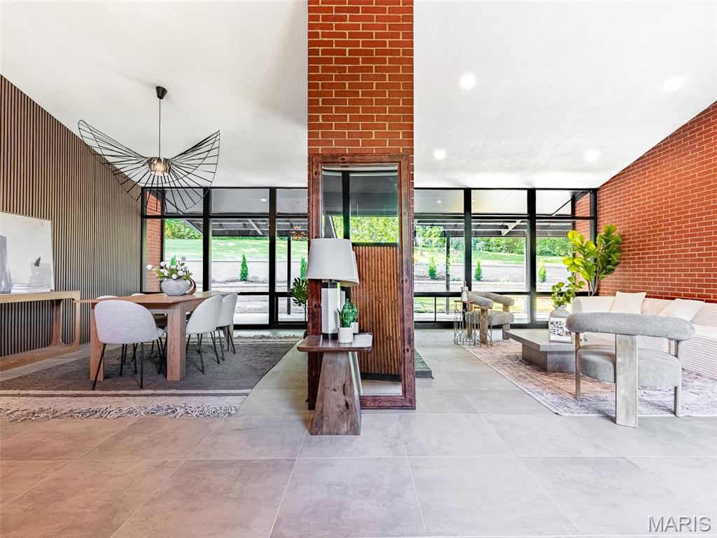 Robyn Hills - Residential