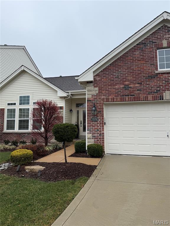 Stunning Villa located in the uber private Dietrich Chase Lane subdivision. Remodeled throughout with designer kitchen features and baths. 2 generous size bedrooms on the main floor in addition to the 1 bedroom and full bath on the lower level. The fully finished, 9 ft ceiling- walk out basement includes and mini-kitchen/bar with all the amenities, separate gym space and tons of storage. All the light fixtures, moldings, hardware floors and appliances are all upgrades. This villa is updated, full of natural light and peaceful. It is move in ready and a perfect place to call your new home!