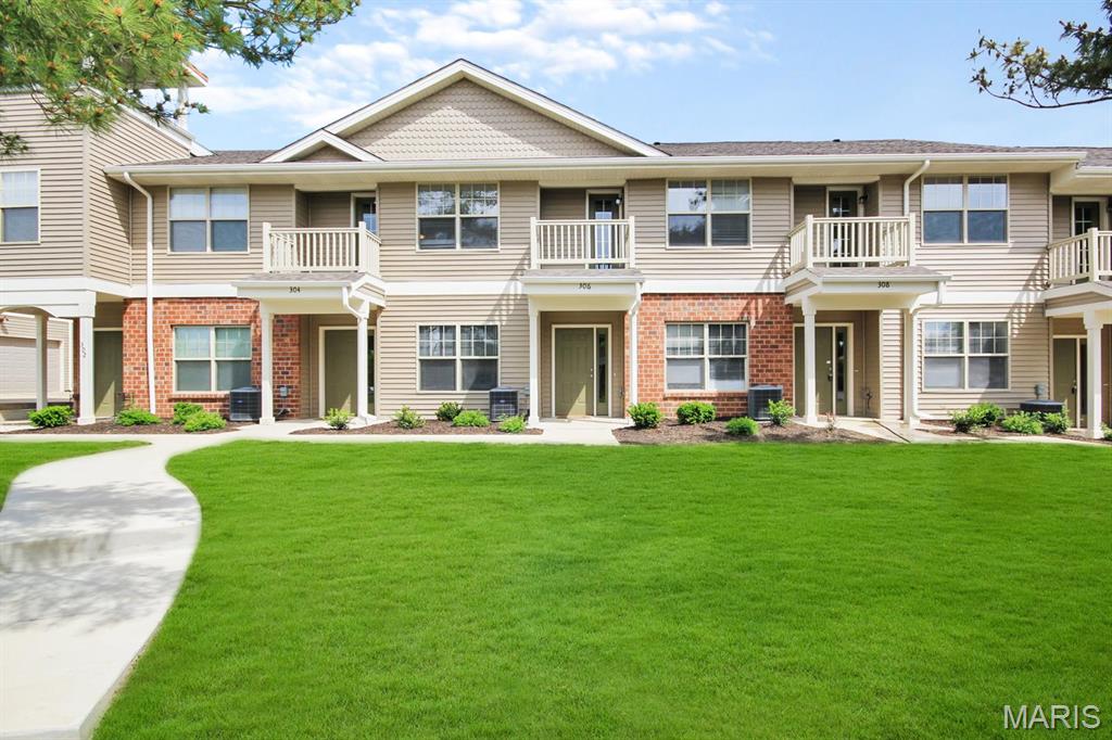 2BR/2.5BA end unit townhome for lease in the heart of St. Peters at Crown Square! This beautiful townhome features a two-car rear entry garage that leads into a spacious kitchen with granite countertops, stainless steel appliances, smooth top range, and built-in microwave. The main level open concept floor plan features 9’ ceilings and a powder room. Two large bedrooms on the upper level have their own private bath. The primary suite has a double vanity sink and large walk-in closet. The upper level also features a private open-air balcony and full-size washer & dryer. Within walking distance to restaurants, retail, and Mid Rivers Mall this townhome is a fantastic combination of convenience, newer construction, and modern style. This home is pet friendly with $30/month pet rent and $200 pet fee per pet. Tenant responsible for electric, water, and sewer. Security deposit equal to one month’s rent.