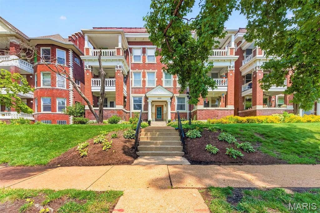 Waterman Condo 04 - Residential