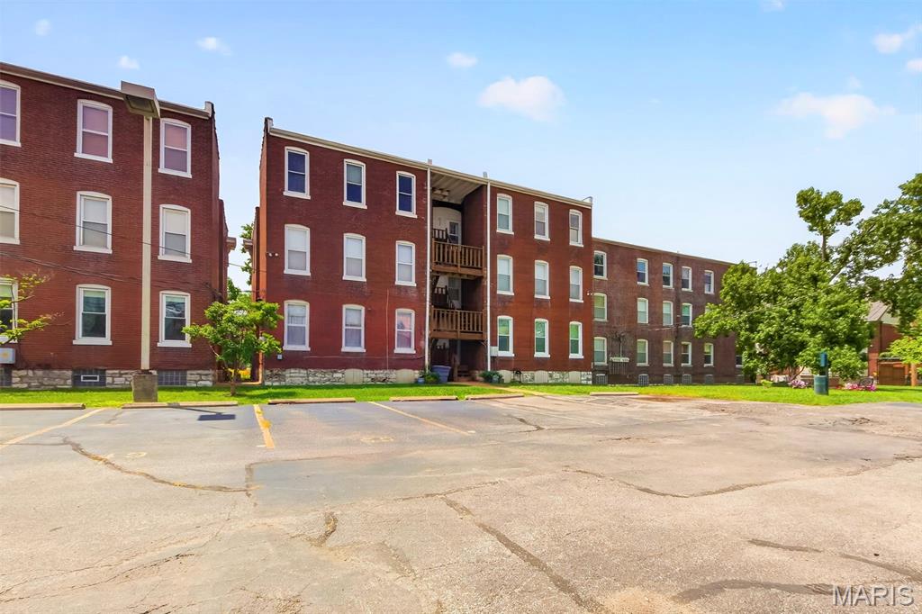 Waterman Condo 04 - Residential