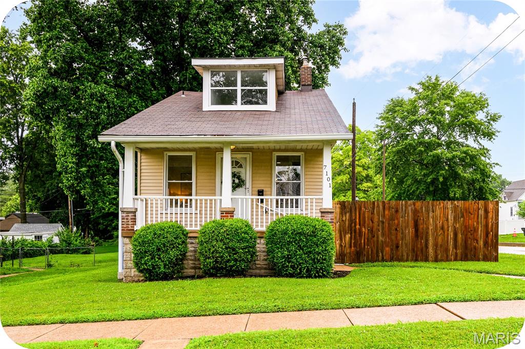 Open House Sunday 1–3 PM

Charming 1.5-story home on a corner lot with a fenced backyard, ready to welcome its new owner! Relax on the covered front porch with your morning coffee before stepping inside this freshly painted gem. The inviting main level features a comfortable living room, a main-floor bedroom, full bathroom, and an eat-in kitchen perfect for everyday living. Convenient main-floor laundry just off the kitchen makes life even easier.

A bright and cheerful sunroom offers the perfect spot for plants, reading, or relaxing in natural light. Upstairs, you’ll find a versatile space complete with a second full bathroom — ideal for a bedroom suite, home office, sitting room, workout area, or yoga retreat.

The spacious backyard is made for summer fun with plenty of room for BBQs, yard games, gardening, and cozy fire pit evenings with friends and family.

Located near all the favorites that make Lindenwood Park so desirable, this adorable home offers charm, flexibility, and convenience all in one. Don’t wait — this one is ready to steal your heart!