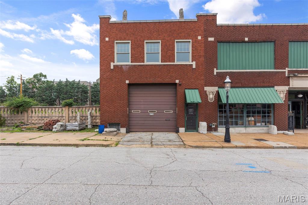 The Gate District - Land