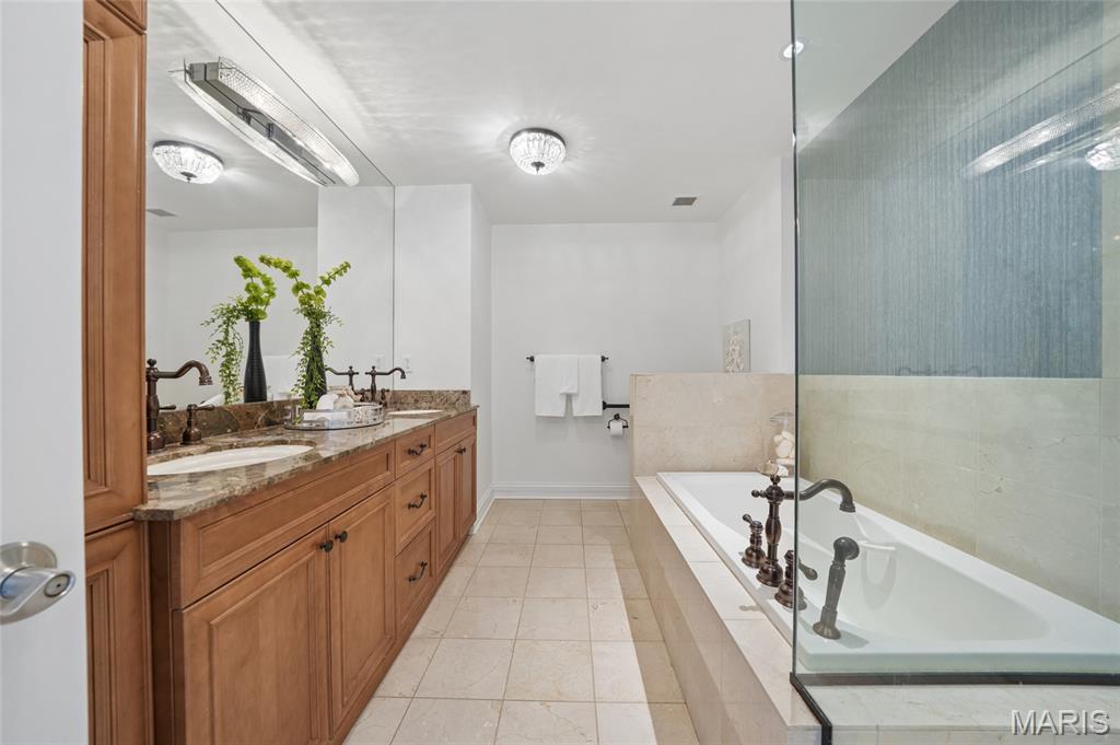 Park Plaza Residential Condo - Residential