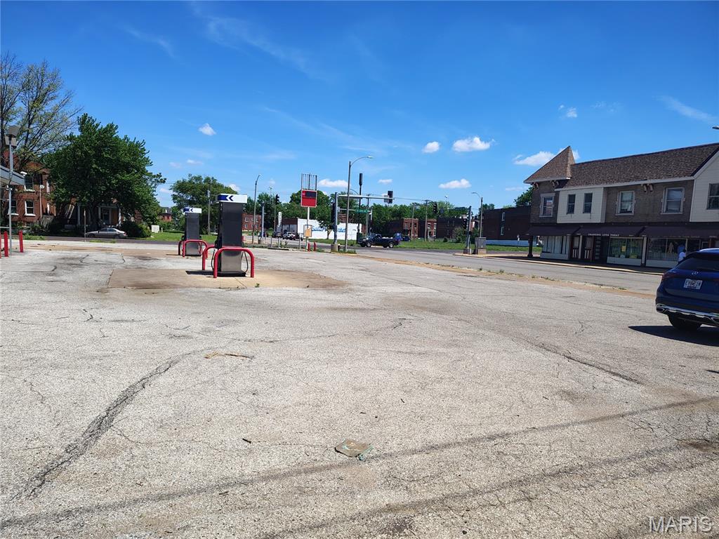 vandeventer - Commercial Sale