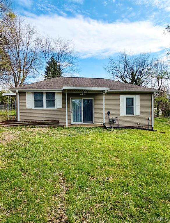 BACK ON MARKET to no fault of seller ~ Buyer's financing fell through ~
Tucked away just off a main street in Jackson, MO, this charming 2-bedroom, 1-bath home offers the perfect blend of convenience and privacy. Hidden from the road, you’ll feel a sense of seclusion the moment you pull into the driveway, while still being right in the middle of town.
Inside, the home features a comfortable layout with plenty of natural light, making it an ideal option for first-time buyers, downsizers, or investors. Step outside to enjoy the fully fenced backyard—perfect for pets, play, gardening, or entertaining.
If you’ve been looking for a property that offers both accessibility and a private setting, this one checks all the boxes.