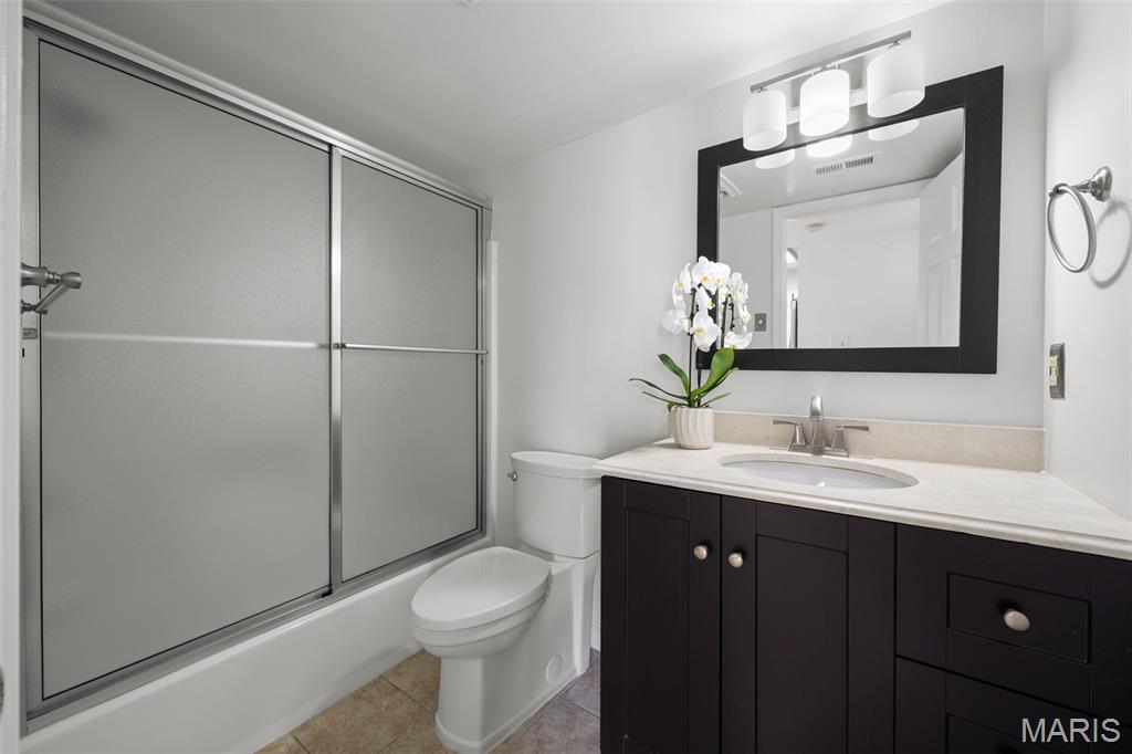 Brentwood Forest Condo Ph Eight - Residential