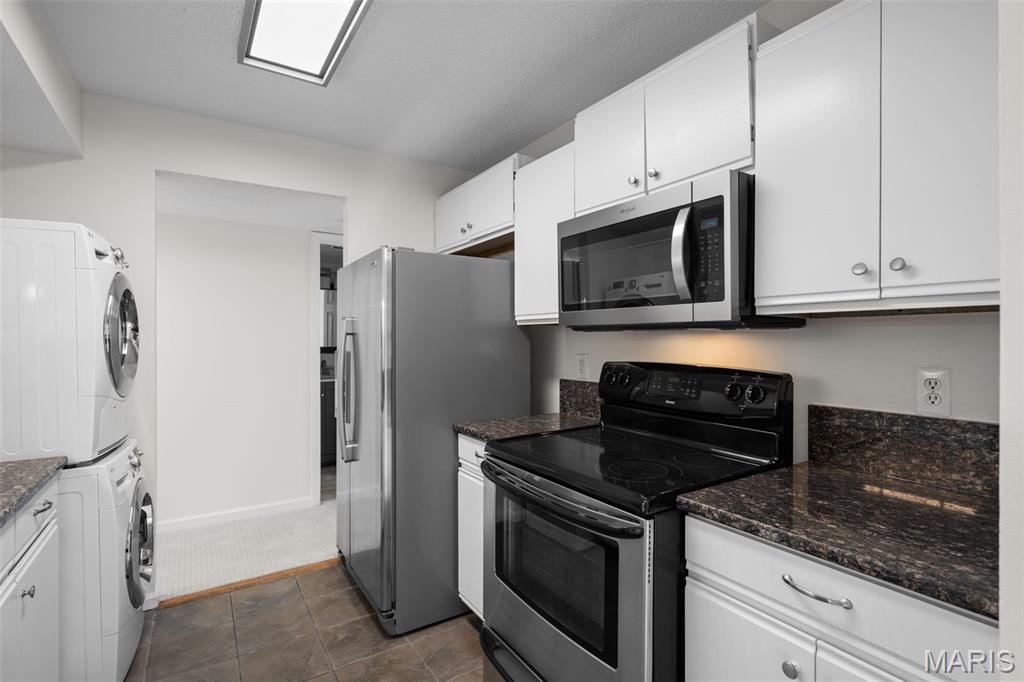 Brentwood Forest Condo Ph Eight - Residential