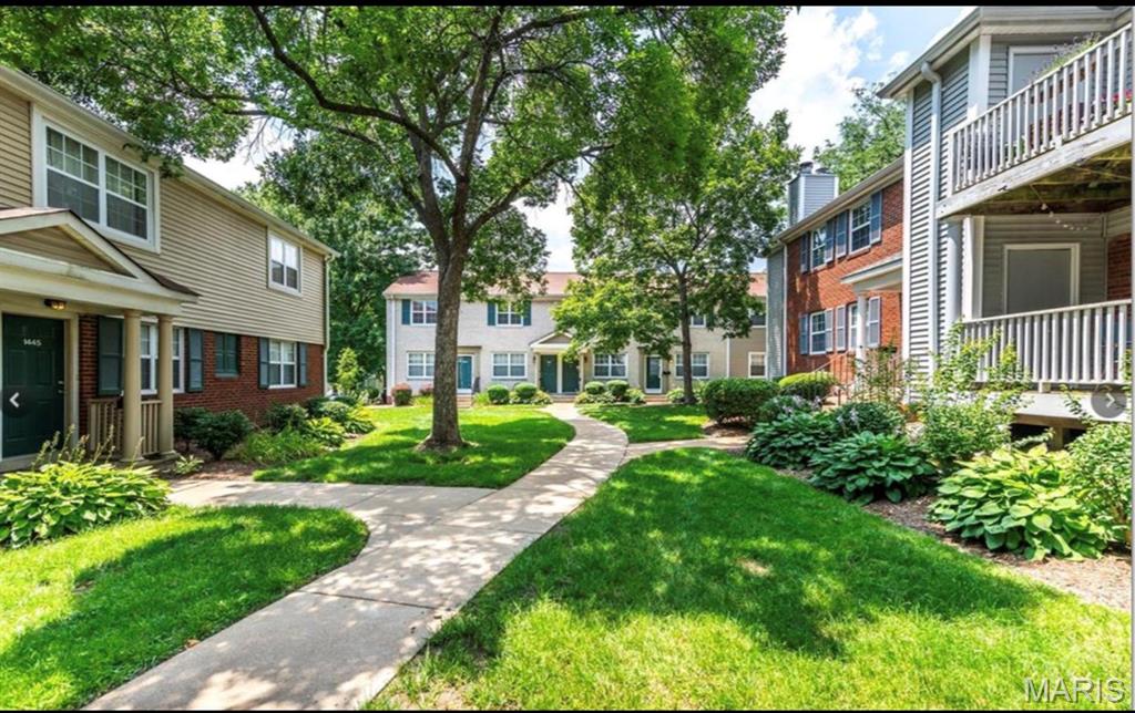 Brentwood Forest Condo Ph Eight - Residential