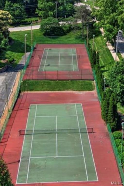 Brentwood Forest Condo Ph Eight - Residential