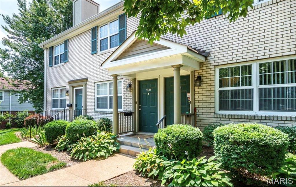 Brentwood Forest Condo Ph Eight - Residential