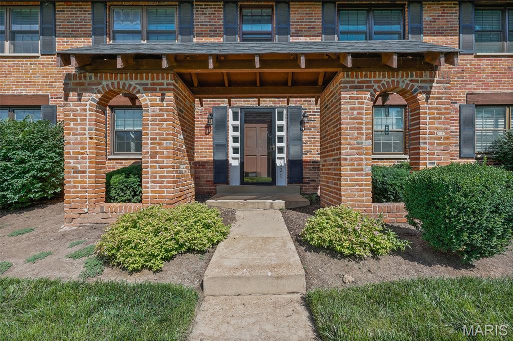 Welcome to an extraordinary opportunity in one of Crestwood’s most coveted locations — where everyday living feels like a retreat. Wake up each morning to the breathtaking and one-of-a-kind view of Clydesdales roaming the iconic fields of Grant’s Farm, one of St. Louis’s most beloved landmarks right outside your window. This charming ground level 2-bedroom, 1.5-bath condo offers the perfect blend of comfort, character, and unbeatable convenience. Inside, you’ll find beautiful updated bathrooms and a layout designed for easy living. Step outside to your own private patio — the perfect spot to unwind. The lower level offers rare and coveted extras: private washer and dryer hookups and a large separate storage room, giving you the functionality that condos so rarely provide.
The community amenities shine just as brightly, with a sparkling swimming pool to enjoy all summer long!
But the true star of this listing? The location is simply unmatched. You are steps from the Grant’s Trail, putting miles of scenic biking and walking paths right at your doorstep. And the neighborhood around you is thriving — you’re just minutes from Grant’s Farm, the Crestwood Community and Aquatic Center, the beloved Yolklore, Katie’s Pizza & Pasta, Mexican STL, and the exciting new Dierbergs shopping center. With The Cliffs at Whitecliff Park set to open early next year, Crestwood’s momentum is only building and fast becoming one of the most desirable communities in the St. Louis area. Don’t miss your chance to be part of it. Opportunities like this — with views like this — and in the Lindbergh School district for $130,000 simply don’t come around often.