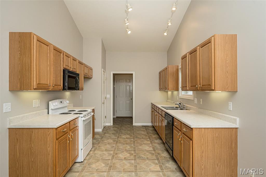 Turnberry Place - Residential