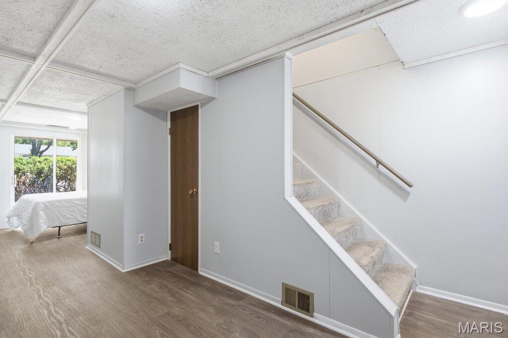 Woods Glen Condo 9 - Residential
