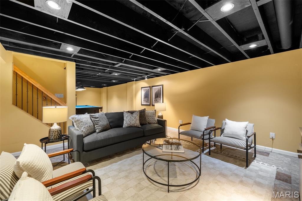 Coach Light Village 3 - Residential