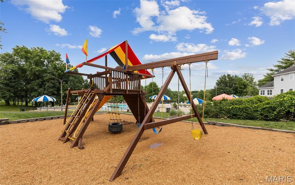 Twin Chimneys Village B Lindenwood - Residential