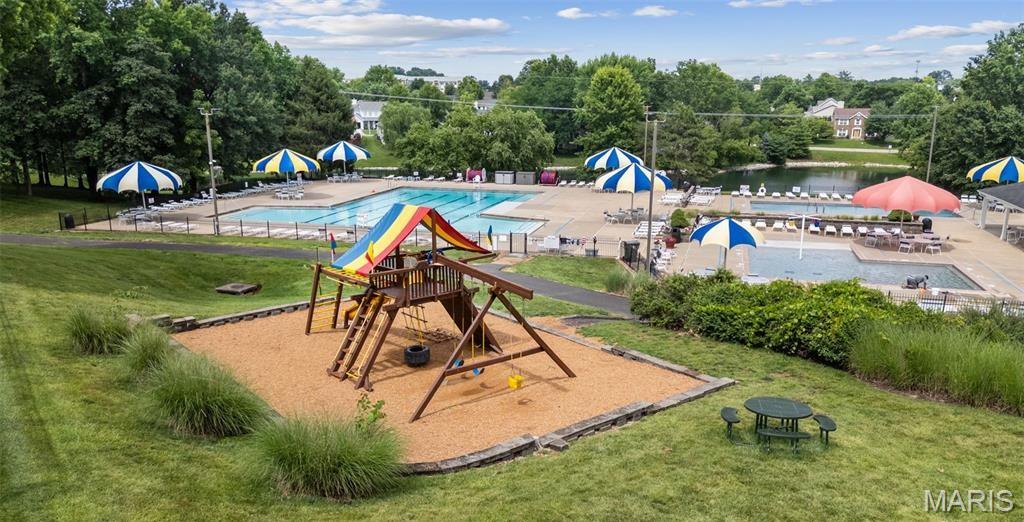 Twin Chimneys Village B Lindenwood - Residential