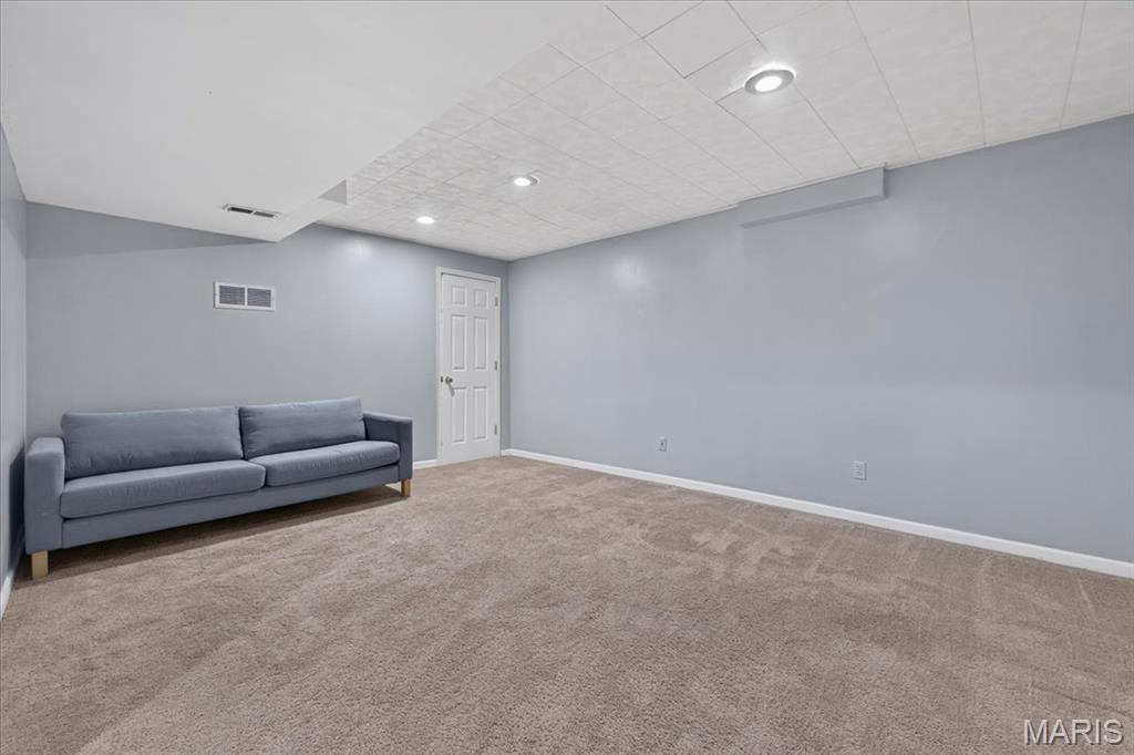 Twin Chimneys Village B Lindenwood - Residential