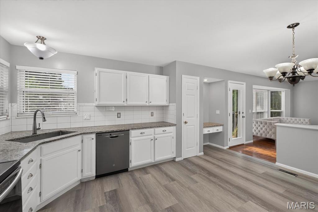 Twin Chimneys Village B Lindenwood - Residential