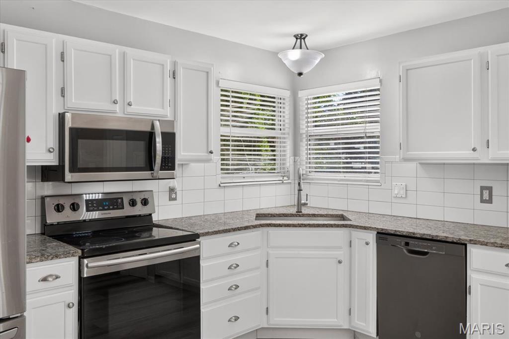 Twin Chimneys Village B Lindenwood - Residential