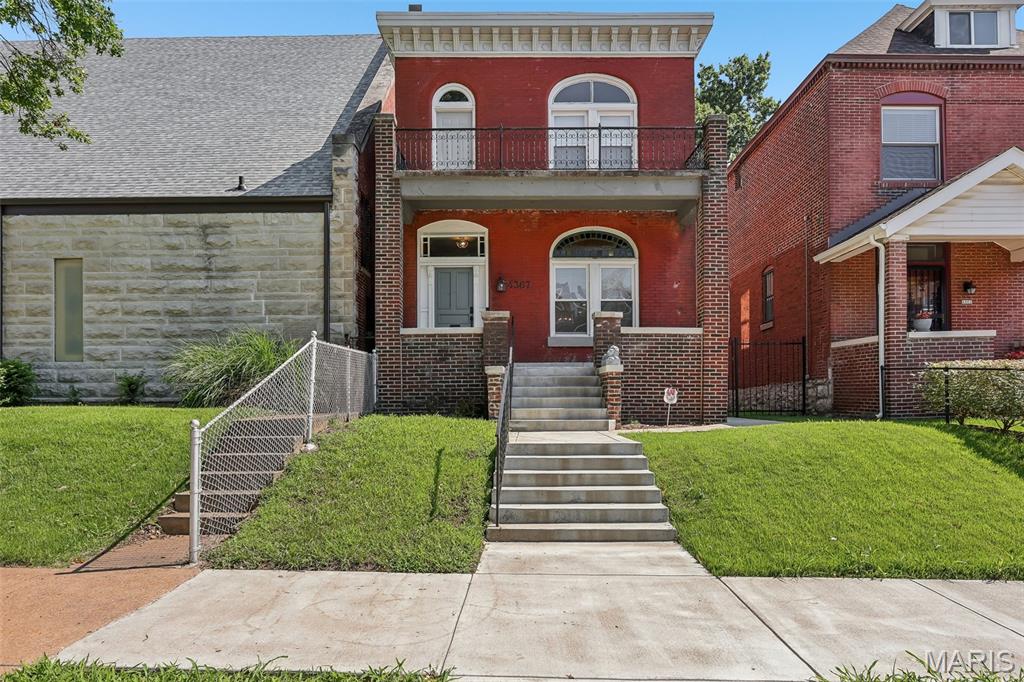 Fully Remodeled Gem in Central West End.
Every detail has been thoughtfully updated in this stunning, move-in ready home! Over the past two years, this property has undergone a complete transformation—including all-new electrical and plumbing systems, a new HVAC, and a new roof—giving you peace of mind for years to come.
Step inside to a bright, open floor plan featuring modern finishes, high-quality flooring, and a fully renovated kitchen with sleek cabinetry, new countertops, and new appliances. The bathrooms shine with designer tile and contemporary fixtures.
Enjoy the comfort of a brand-new home wrapped in the character of a prime city location—just minutes from shops, dining, nightlife, and parks. Perfect for those seeking modern convenience and timeless style in the center of it all.
Don't miss this rare opportunity to own a fully refurbished urban retreat—schedule your private tour today!