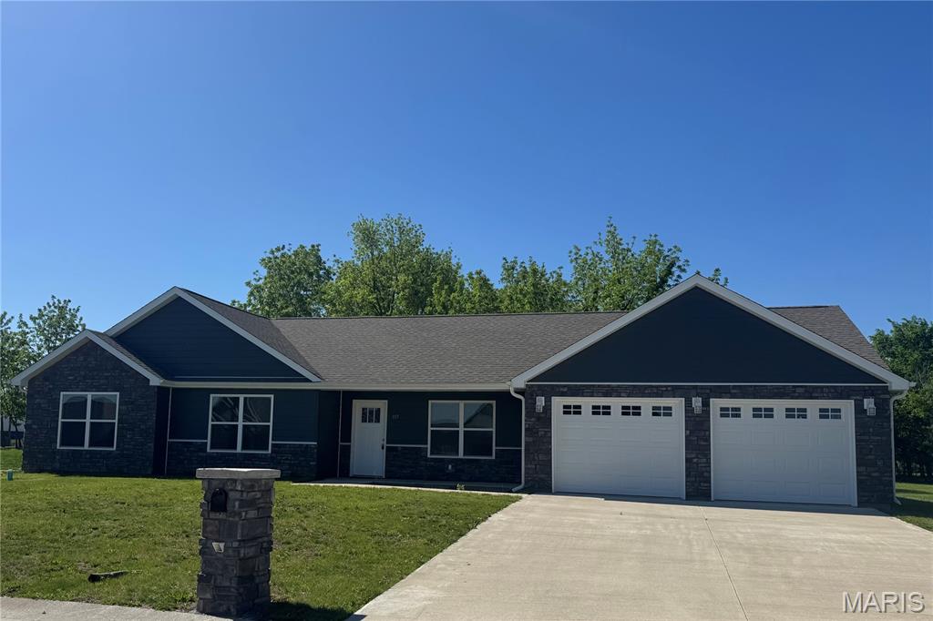 This is a great opportunity for anyone looking for a modern, one-level home in a highly desirable neighborhood. Offering 3 bedrooms, 2 baths, with approx 1,500 sq ft, this home has been well maintained by the seller and truly shows like new.
The bright, open floor plan is perfect for gathering with family and friends, featuring a seamless kitchen, dining, and living room combination. The kitchen offers granite countertops, a Whirlpool appliance package, shaker-style white cabinetry, and a spacious island ideal for entertaining. Luxury vinyl plank flooring in the kitchen, dining area, and bathrooms. 
The primary suite includes a large walk-in closet and a private bath. You’ll also appreciate the 23 x 7 storage room located just off the garage — perfect for keeping everything organized. Situated in a beautiful setting at the end of Braeburn on a quiet cul-de-sac, this home offers not only comfort but privacy. The backyard is a standout feature--offering extra privacy with no homes right on top of you and a peaceful setting  backing to woods and matures trees. #lovewhereyoulive