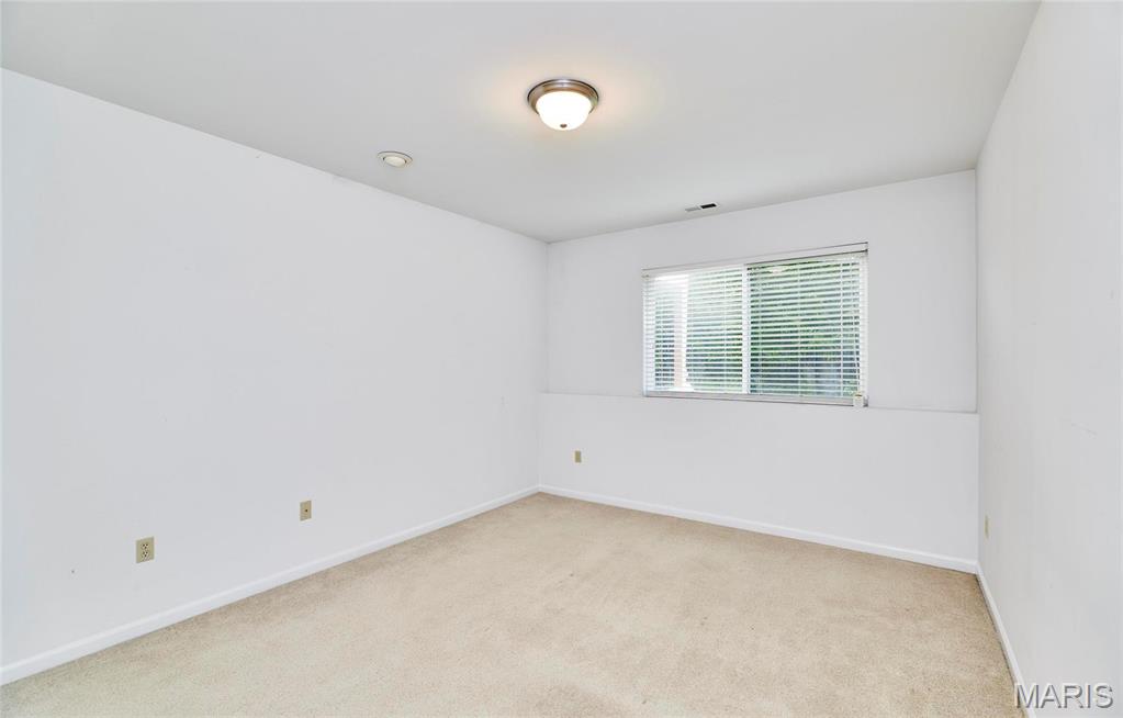 Villas at Ladue Bluffs - Residential Lease