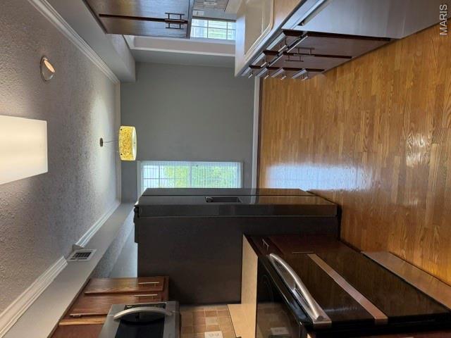 Manors At Village Green Condo - Residential Lease