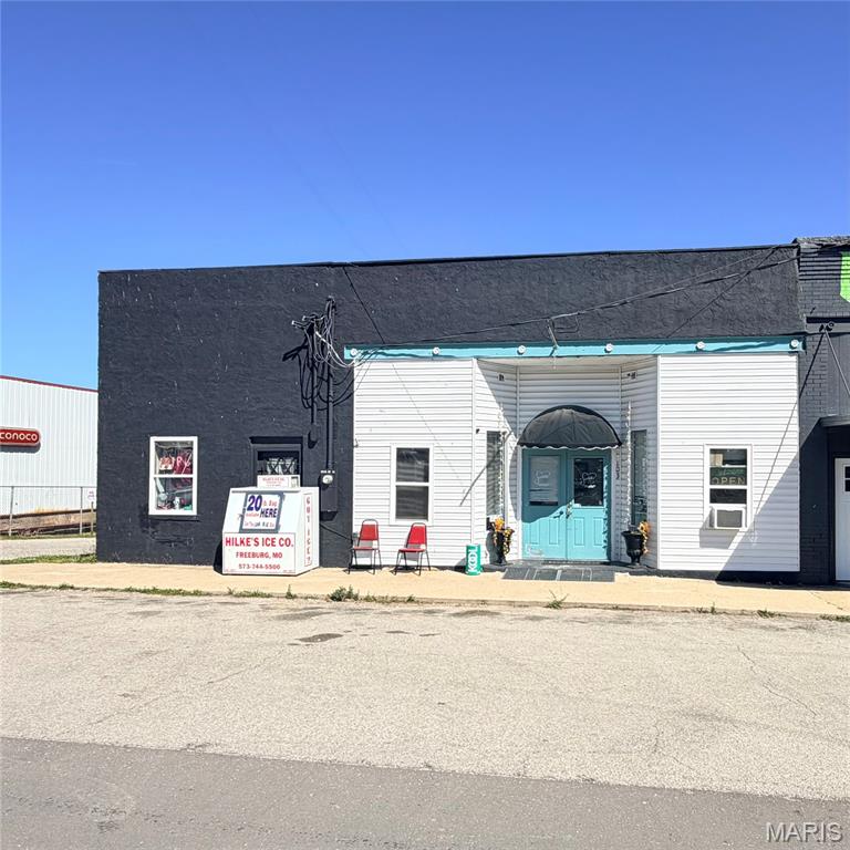 n/a - Commercial Sale
