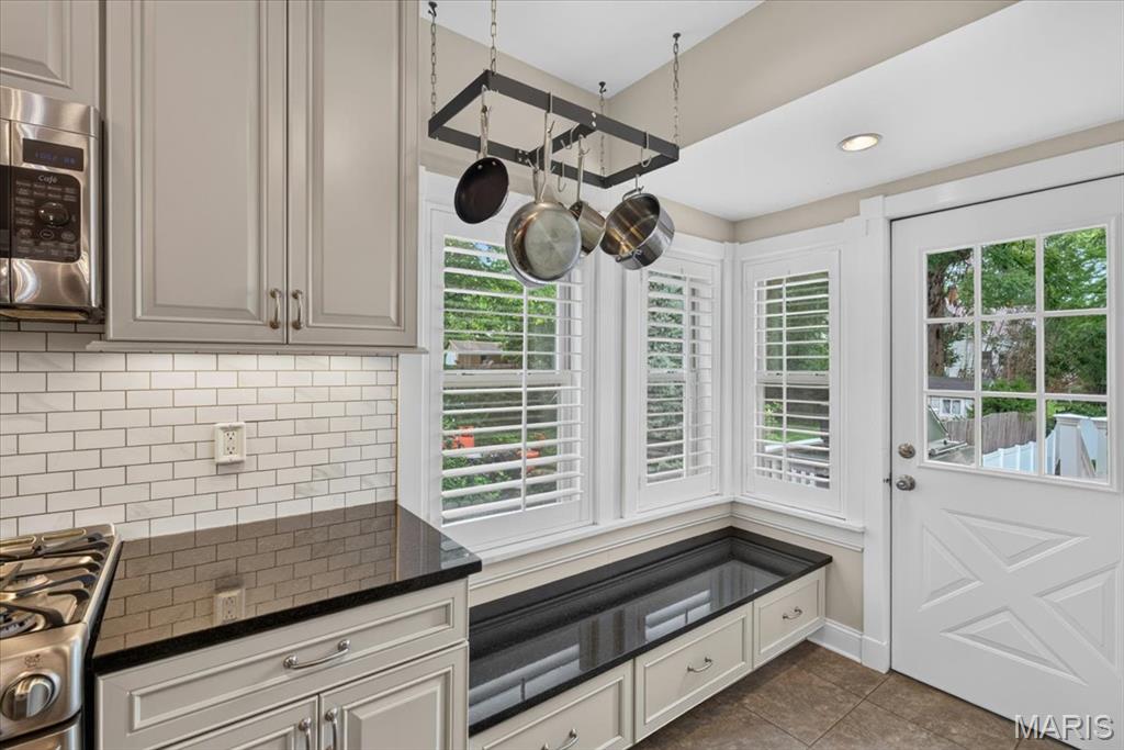 Tuxedo Park - Residential