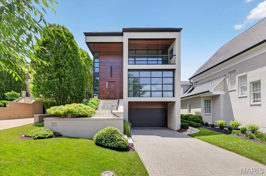 Cram-Izus - Residential